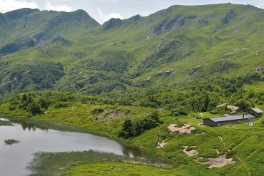 lago-nero-lake-mountain