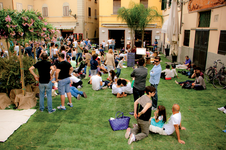 MAKE LOVE NOT WAR party, UN "ALTRO" PARCO in città