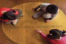 bambini-grande biblioteca