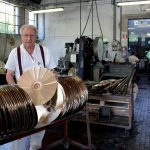 Luigi Tronci nel laboratorio Ufip