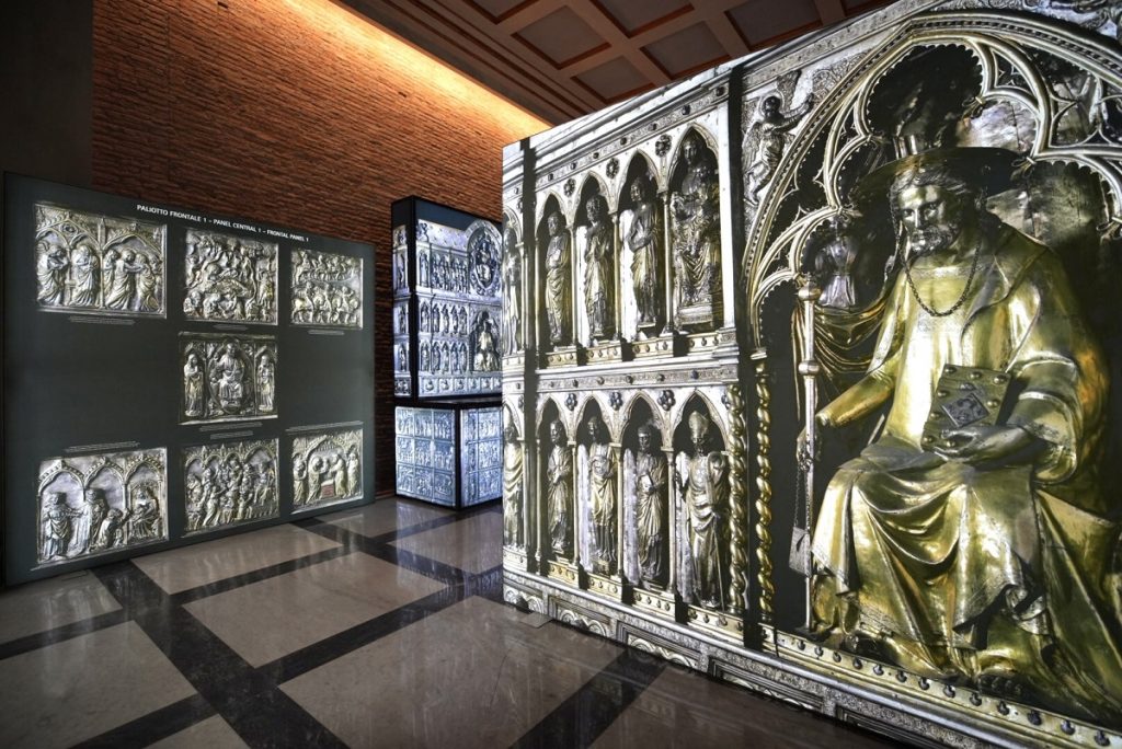Inaugurata a Roma la mostra fotografica PISTOIA, COMPOSTELA D’ITALIA: L’ALTARE ARGENTEO DI SAN IACOPO