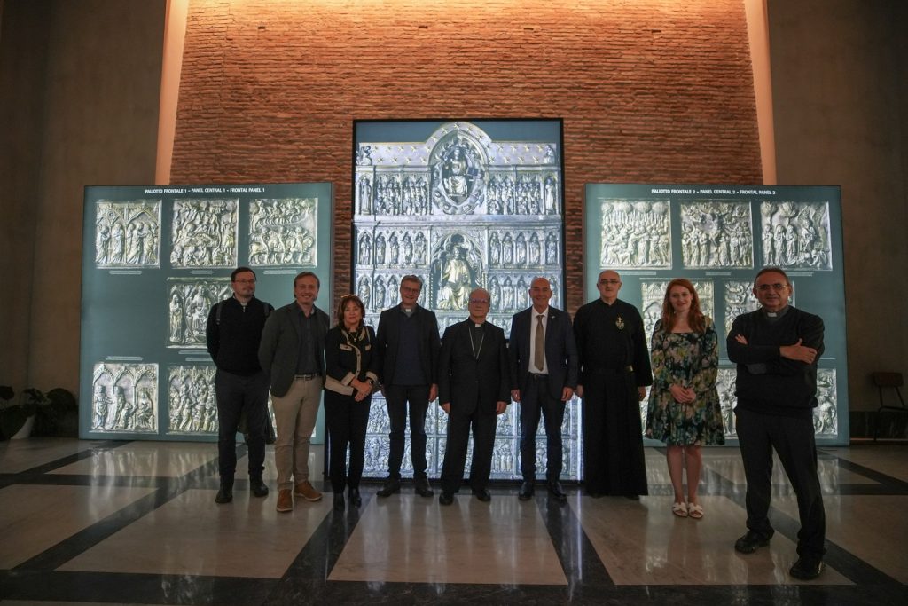 Pistoia Piccola Compostela: 100mila visitatori a Roma per la mostra immersiva con gli scatti dell’Altare Argenteo