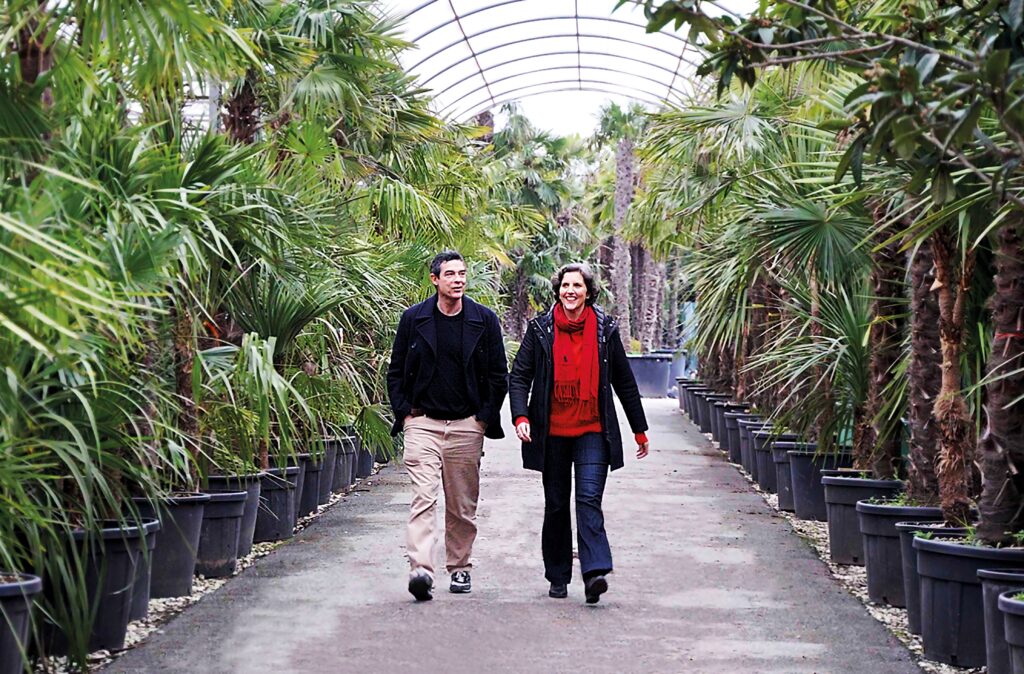 Annalisa Corrado e Alessandro Gassmann a passeggio nei Vivai della Giorgio Tesi Group